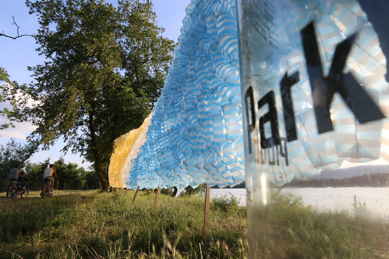 Illustration for article titled Weird Art Brings Plastic Shopping Bags Closer to Nature